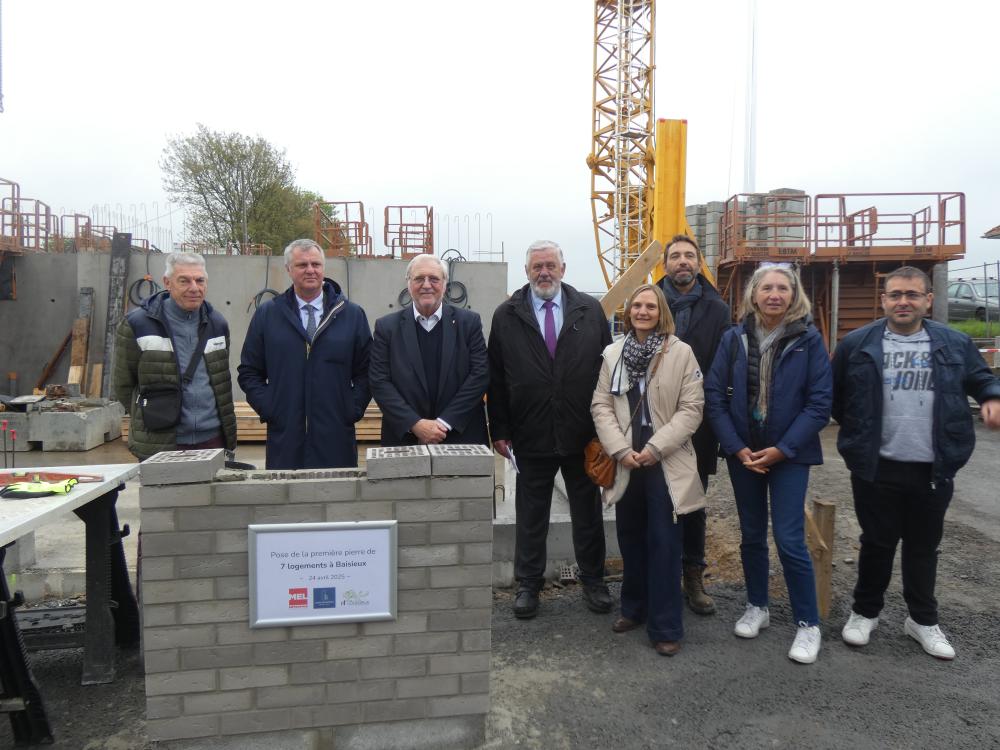 Pose de la première pierre - 125 rue de Tournai